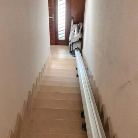 salvaescaleras para escaleras estrechas